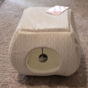 2-in-1 pop-up cat bed